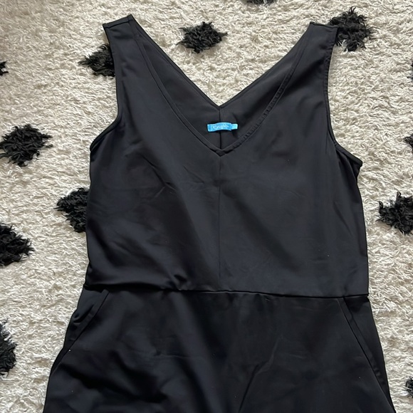 J. McLaughlin size small Black Midi Dress V-Neck Sleeveless - Picture 5 of 10